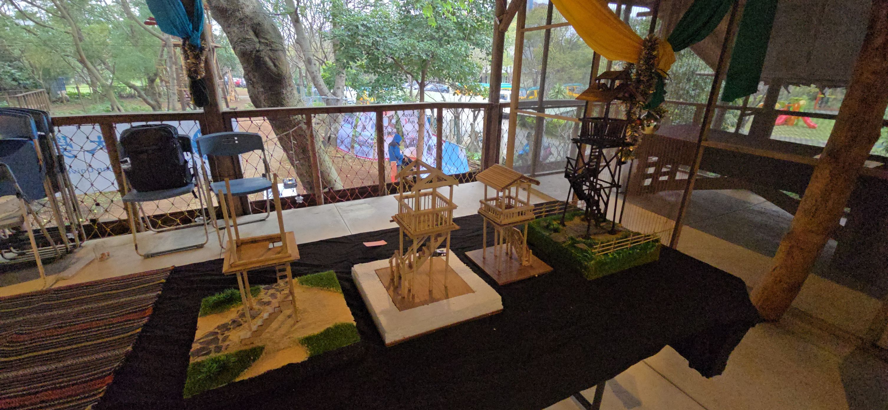 學生完成瞭望台與空間模型製作，整合比例、結構與材料應用，呈現設計實作成果。