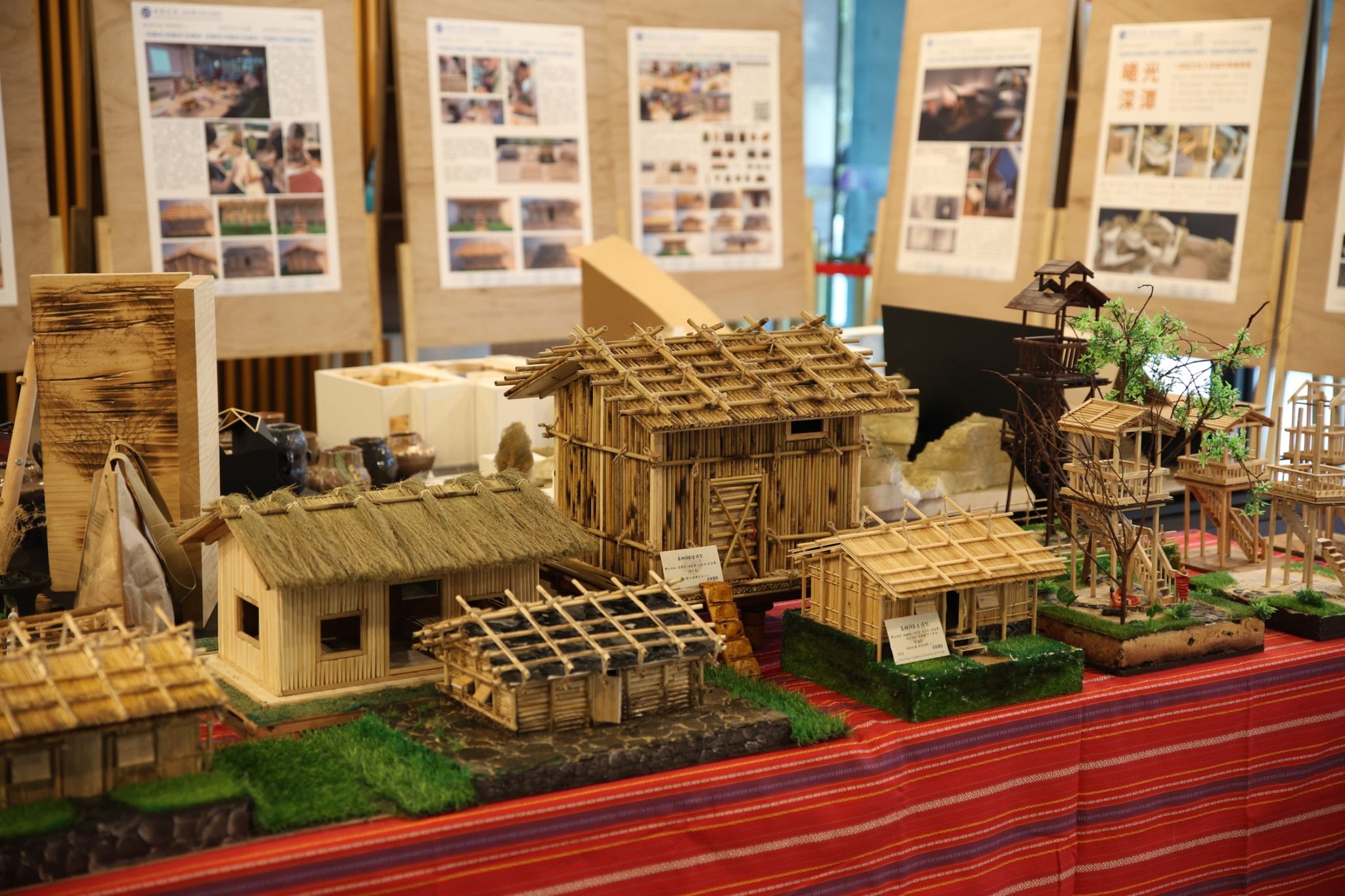 設計學院設計學士原住民專班114 2全年級學習成果展《未來設計：創新與傳承的交響曲》 2