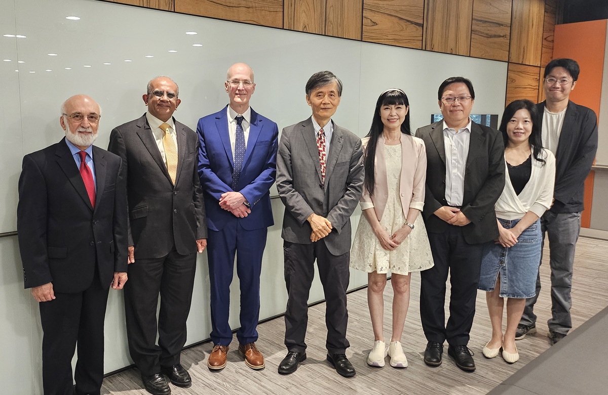 01 中原大學商學院雙喜臨門，再獲 AACSB 國際持續認證、BGS 分會最高榮譽七連霸。