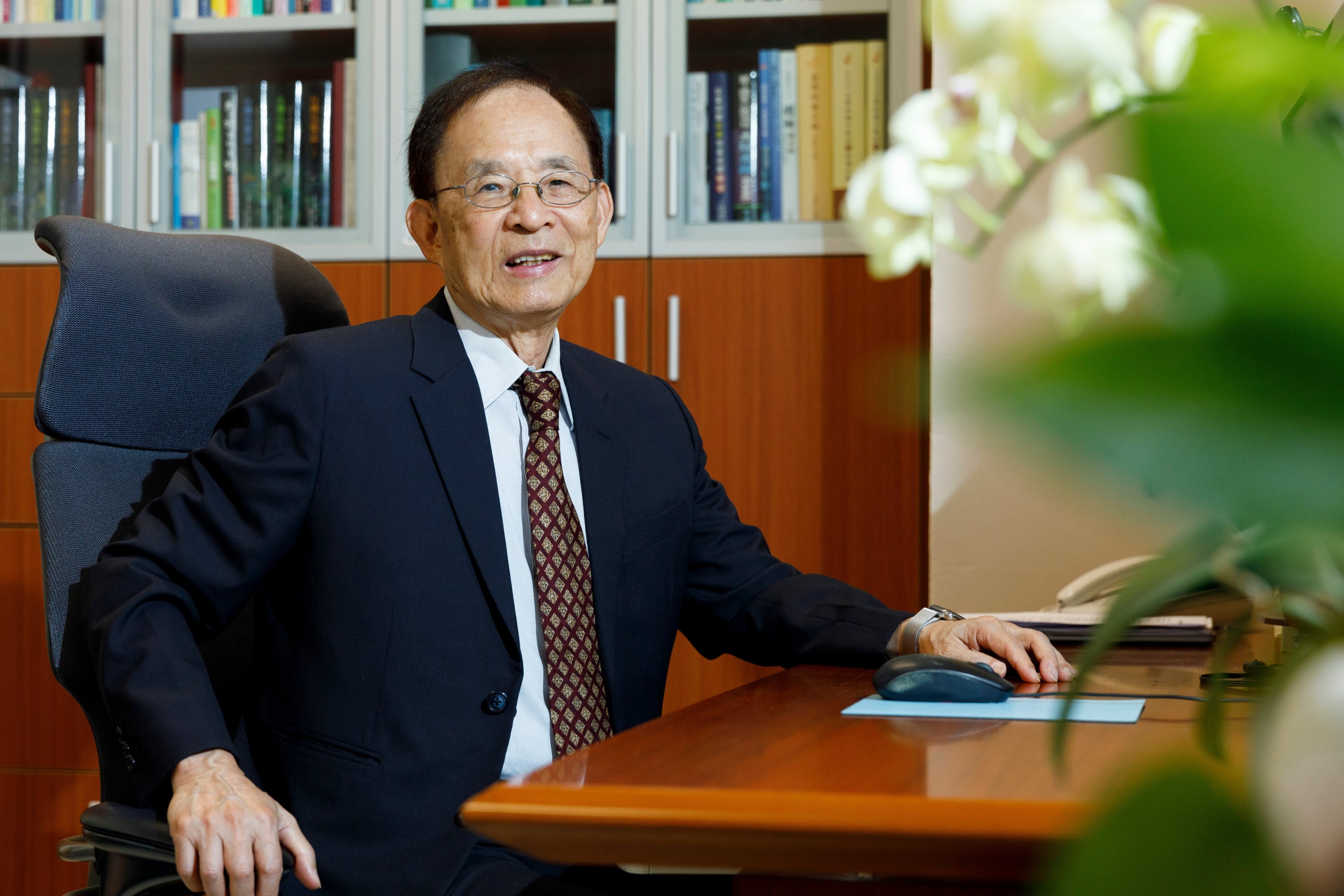 中原大學校友李文雄榮獲台灣科學界最高榮譽「總統科學獎」。