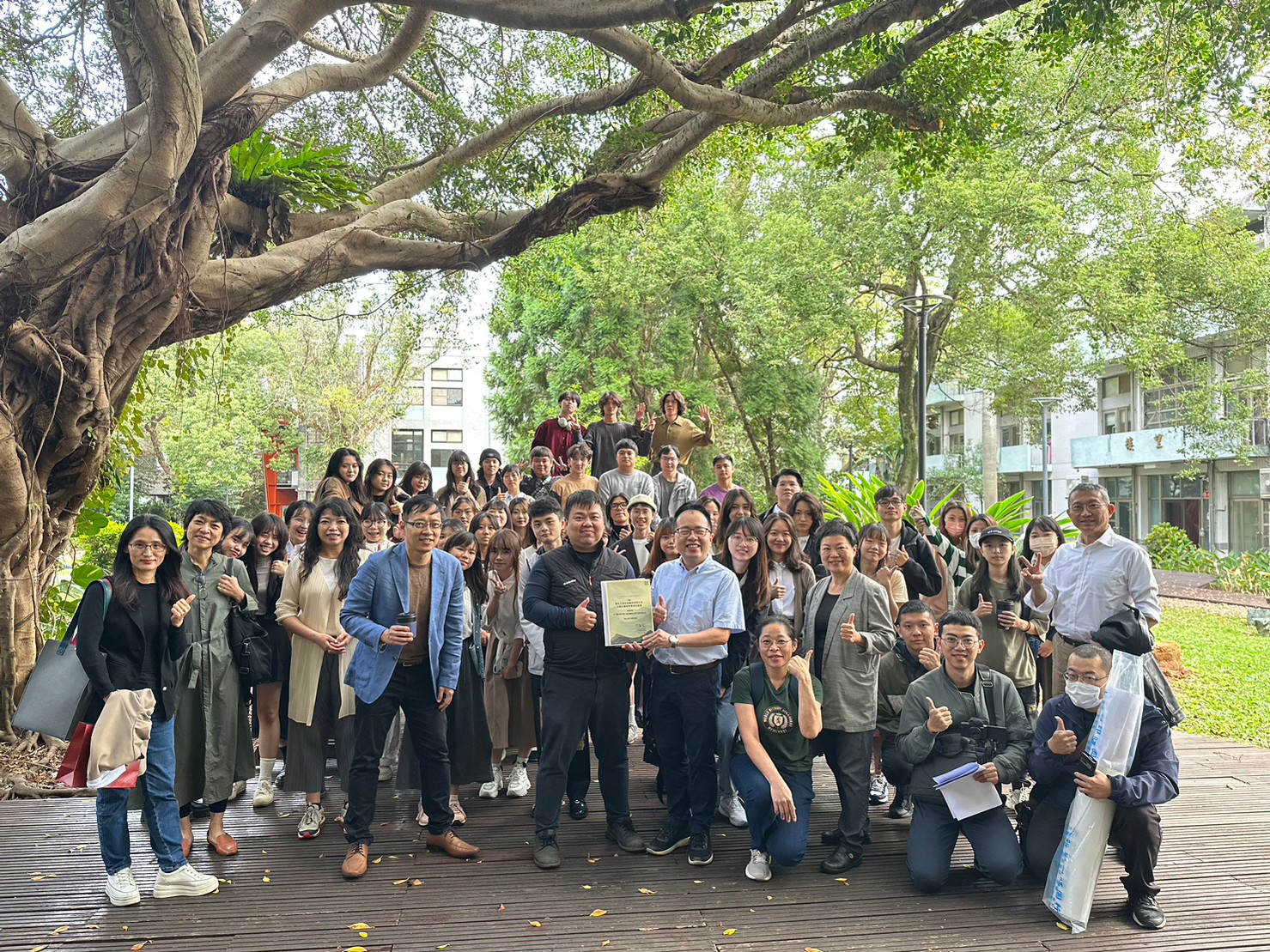 桃園市政府水利局與中原大學地景建築系師生，共創永續校園環境。