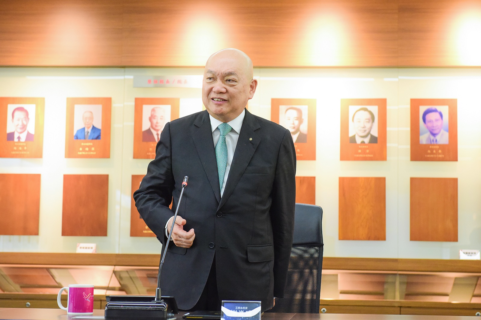中原大學工學名譽博士謝炎盛捐款1500萬元，支持母校半導體產業學院之發展。