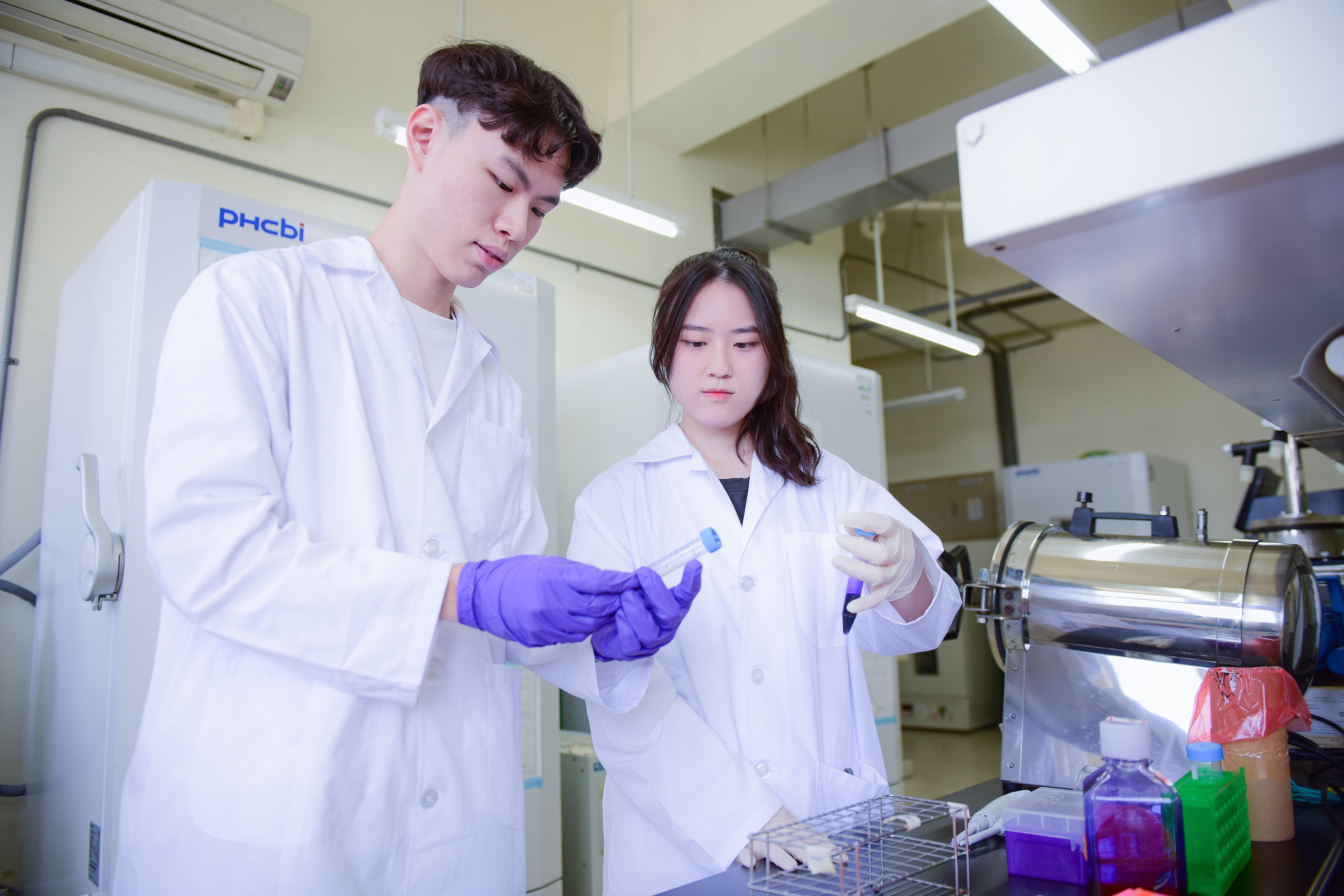 03 中原大學鼓勵師生以智慧慎用科技與人文的專業知識，造福人群。