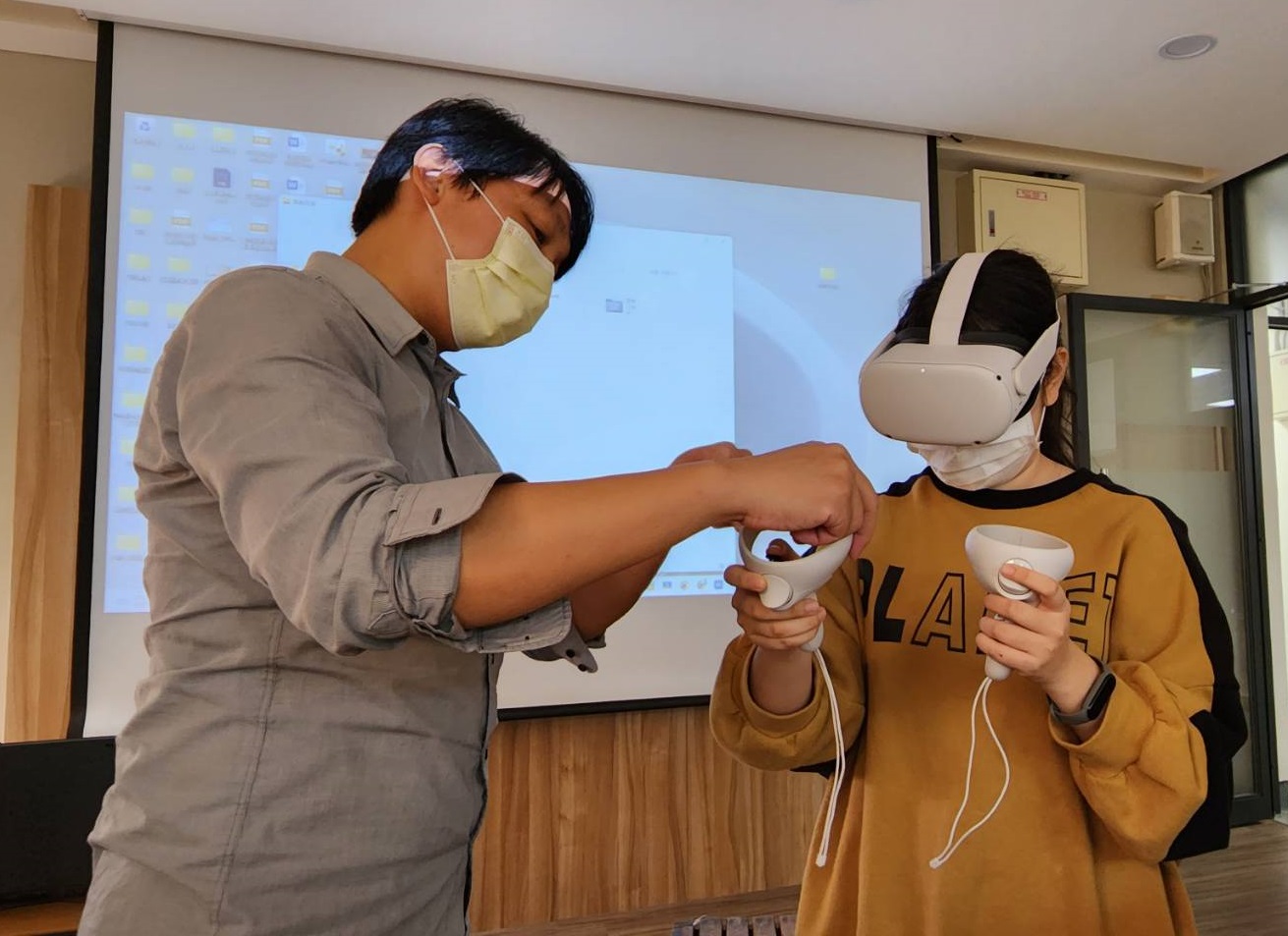 室設系課程讓學生實際操作AR及VR，翻轉對室內設計的想像。