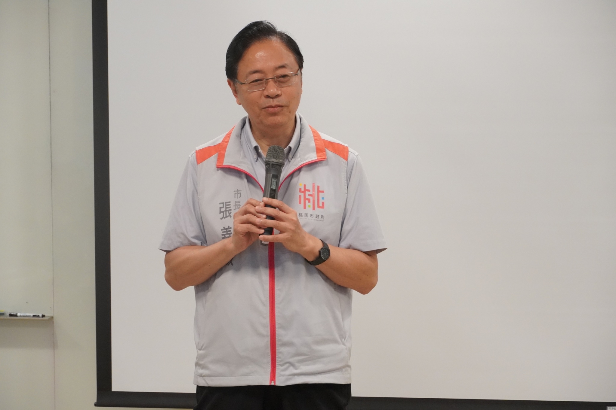 桃園市長張善政出席「傳統產業邁向智慧製造轉型之路趨勢論壇」，表達對傳統製造業智慧化轉型的重視與支持。