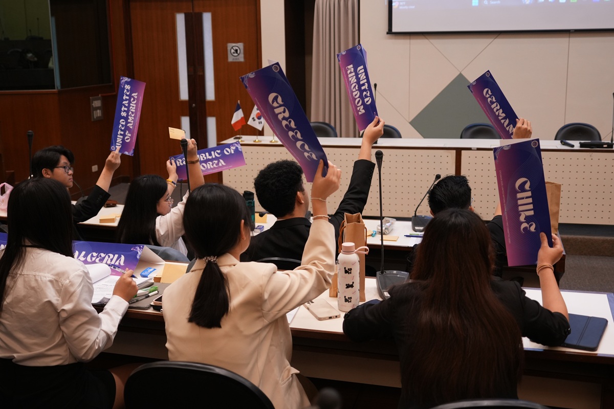 第一委員會於CYCUMUN 2025會議中針對議題進行最終表決，展現青年代表的專業與投入。