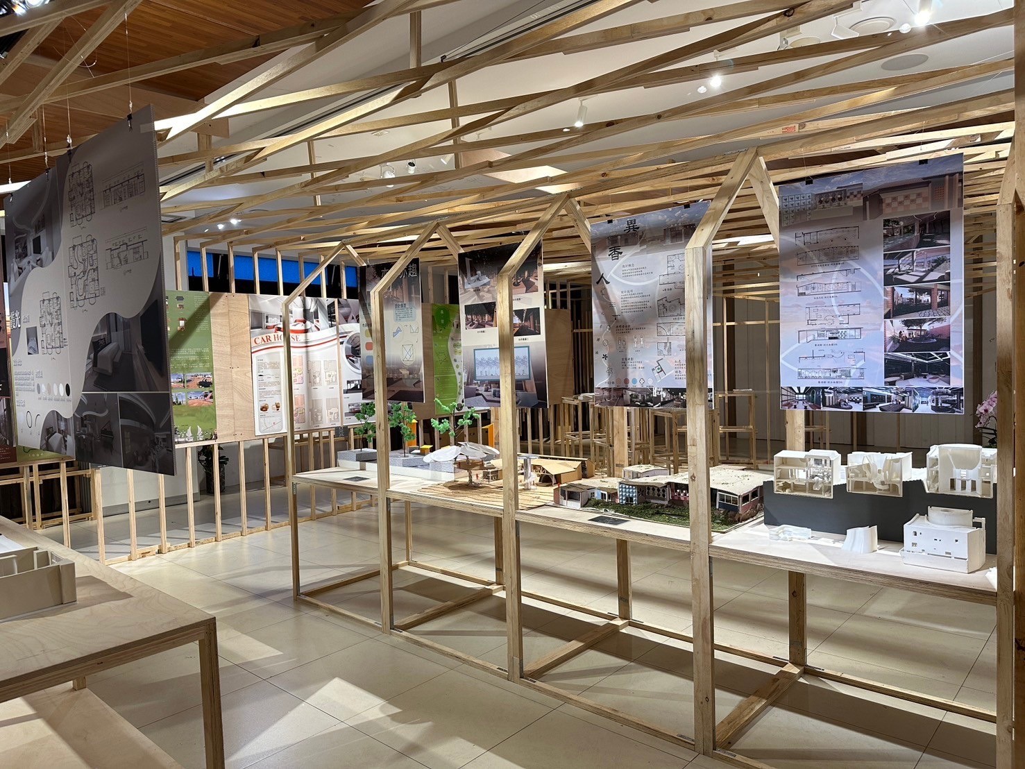 「見室」成果展呈現跨校協作成果，推動地方永續再生。