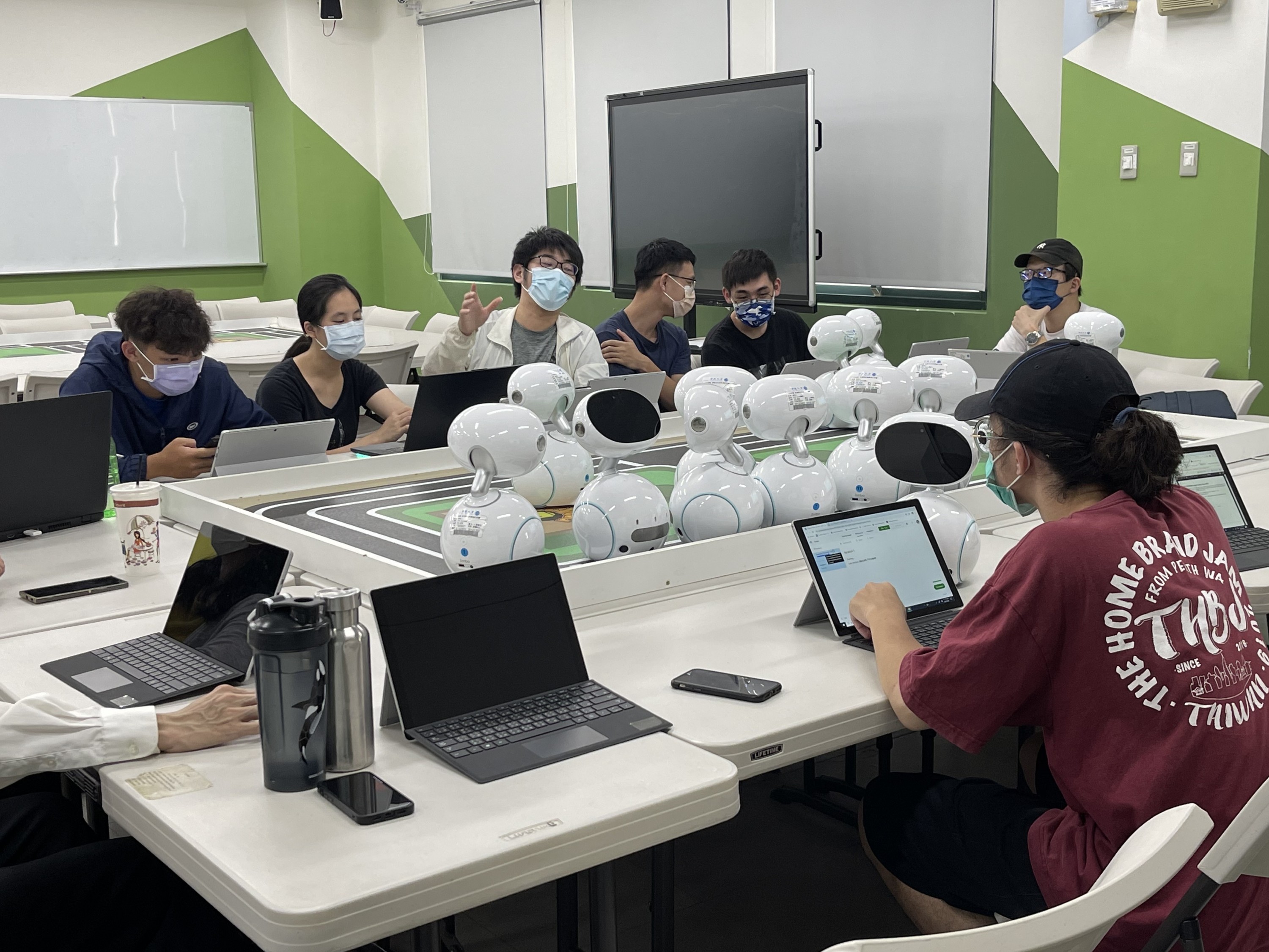 中原大學強化AI課程學習應用，提升學生AI競爭力。
