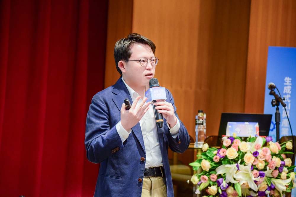 05 桃園市智慧城鄉發展委員會主任委員廖修武分享桃園智慧城市治理與AI應用成果。