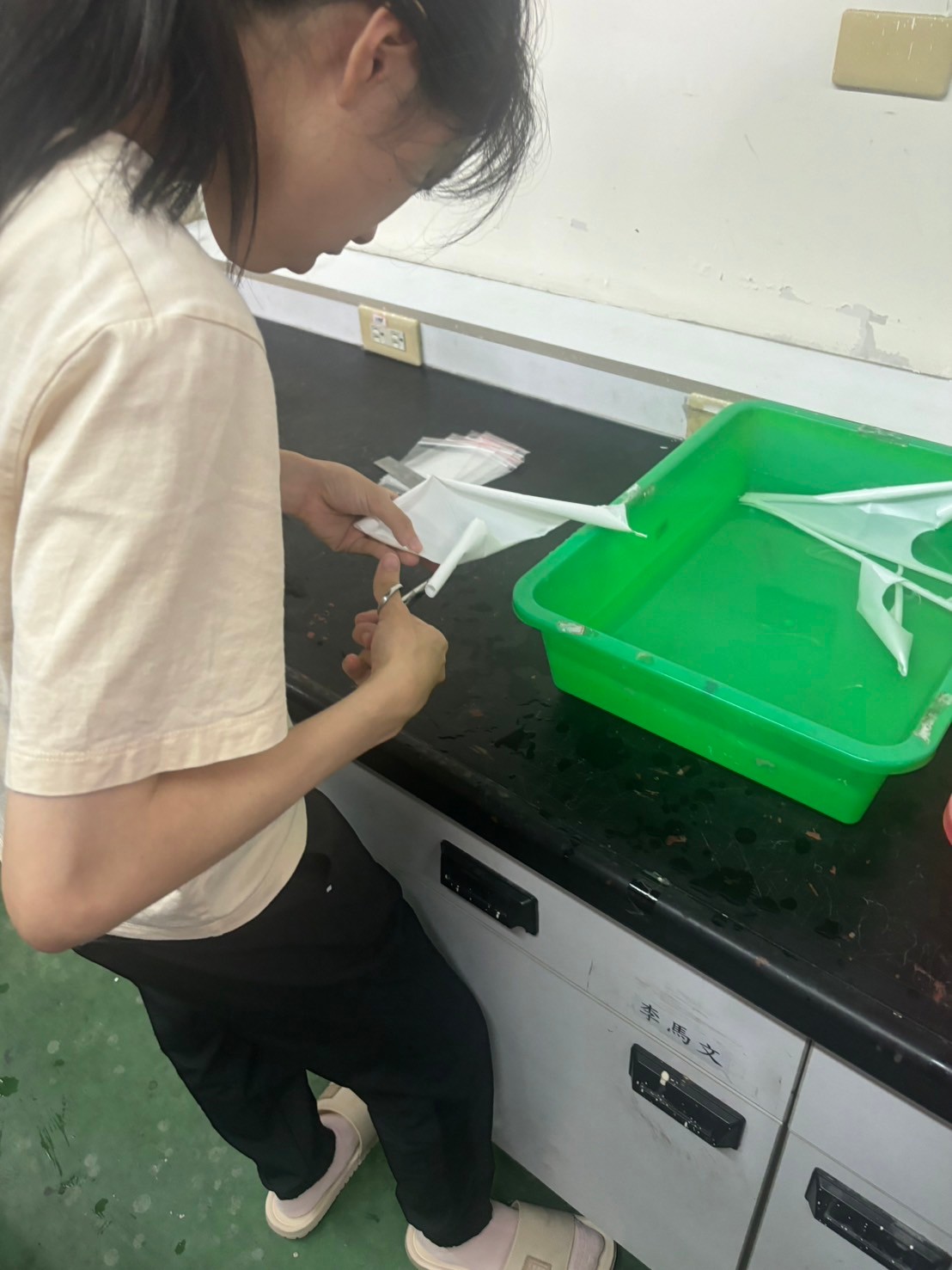 高中生親自實作平板薄膜的製備