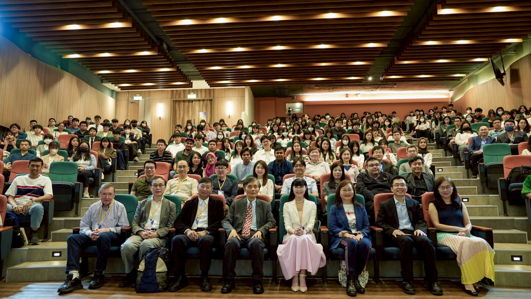 06.中原大學充分展現立足台灣、放眼國際的學術格局與社會責任實踐精神。