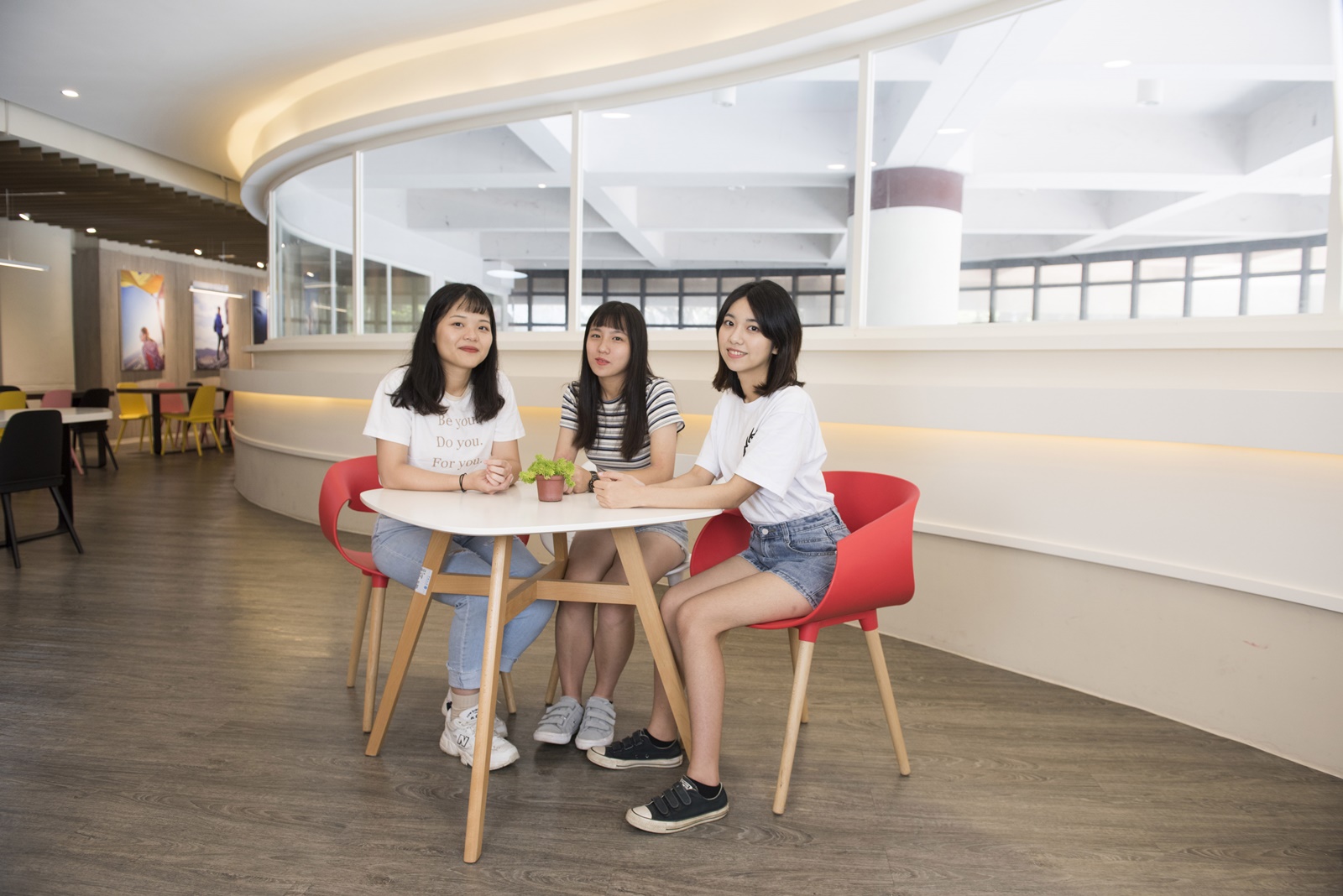 中原大學以基督愛世精神立校，不僅提供優質學習環境，也重視學生身心靈的健康與平衡。