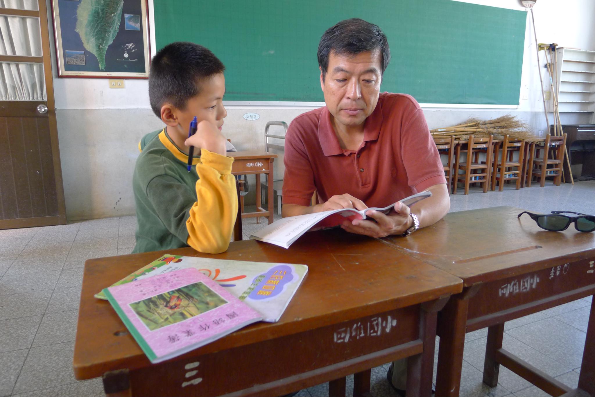 (圖)帶學生走出教室 國貿系秦宗春老師引領學生看見生命的價值