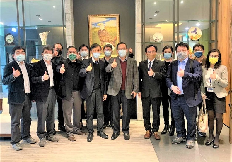 中原大學與合晶科技、南方科技等知名企業合作，攜手培育半導體產業所需人才。