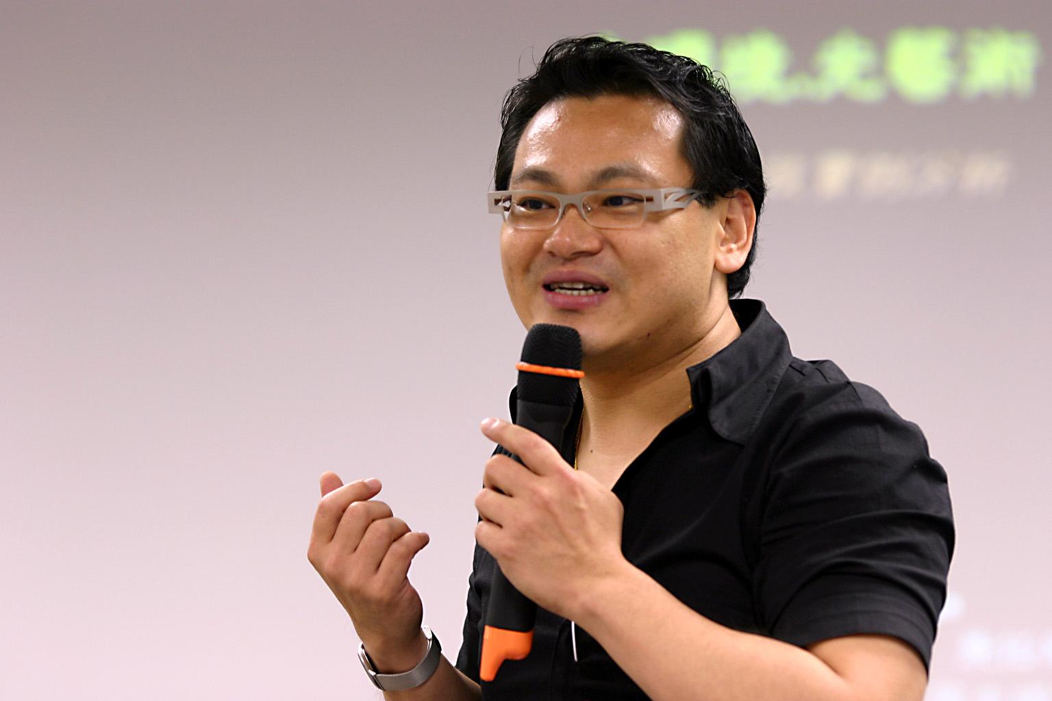 袁宗南校友進行專題演講
