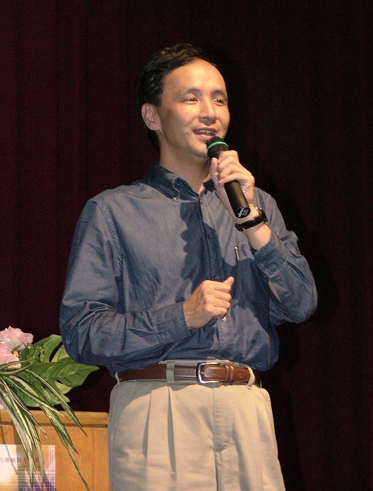 朱立倫縣長至中原大學與學生對談