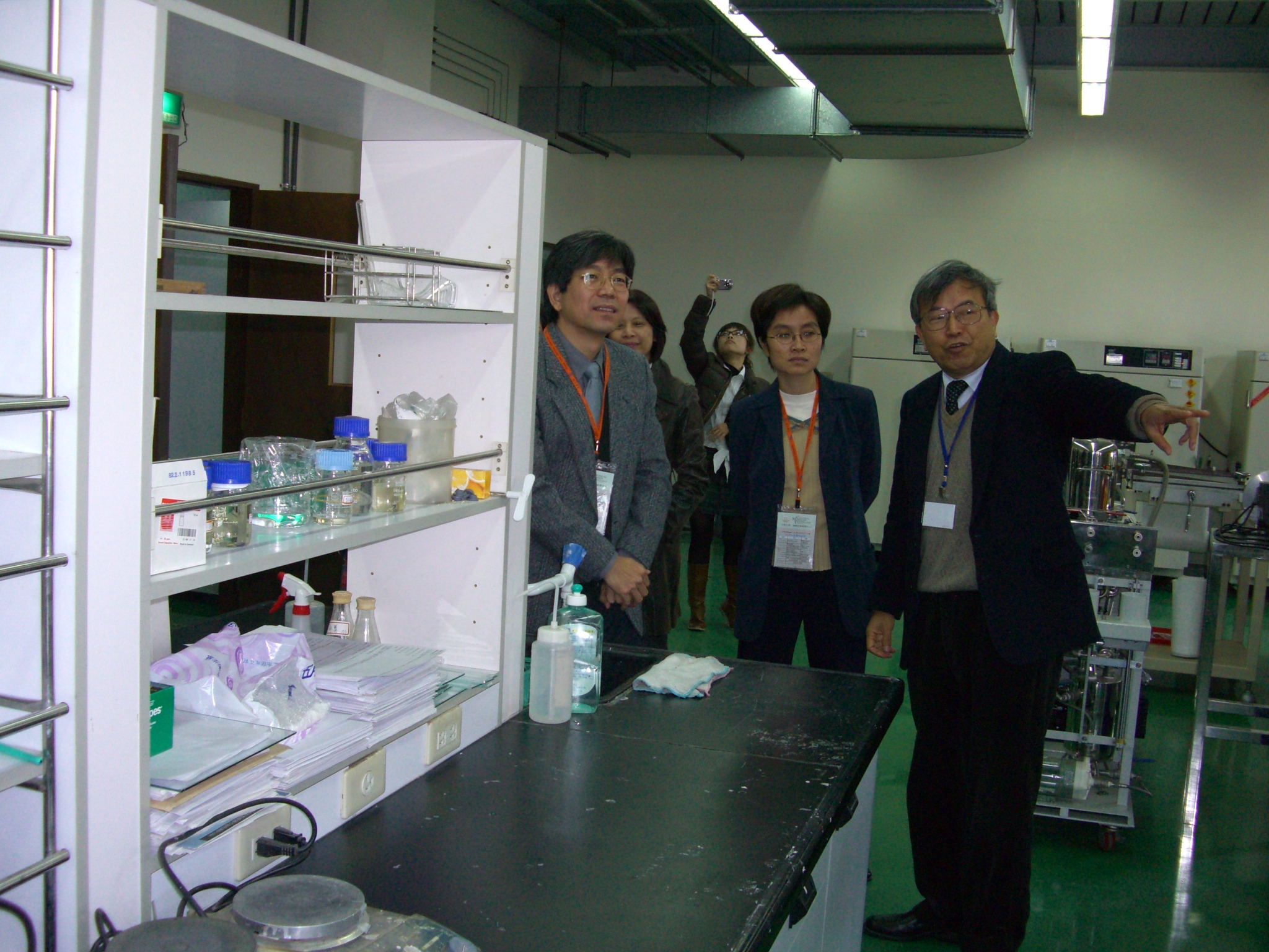 中原大學薄膜中心參觀儀器設備