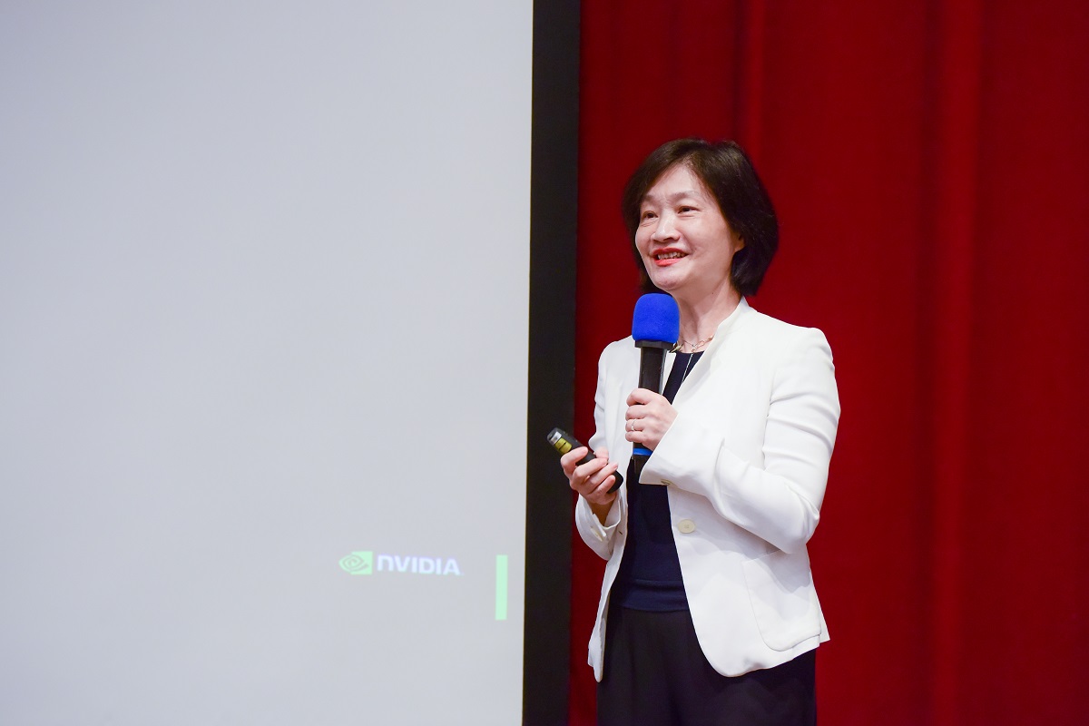 邱麗孟表示，生成式AI和雲端服務是提升企業競爭力的關鍵。
