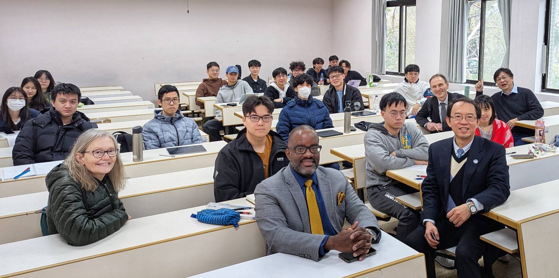 UWM副校長Andrew Daire與中原師生合影