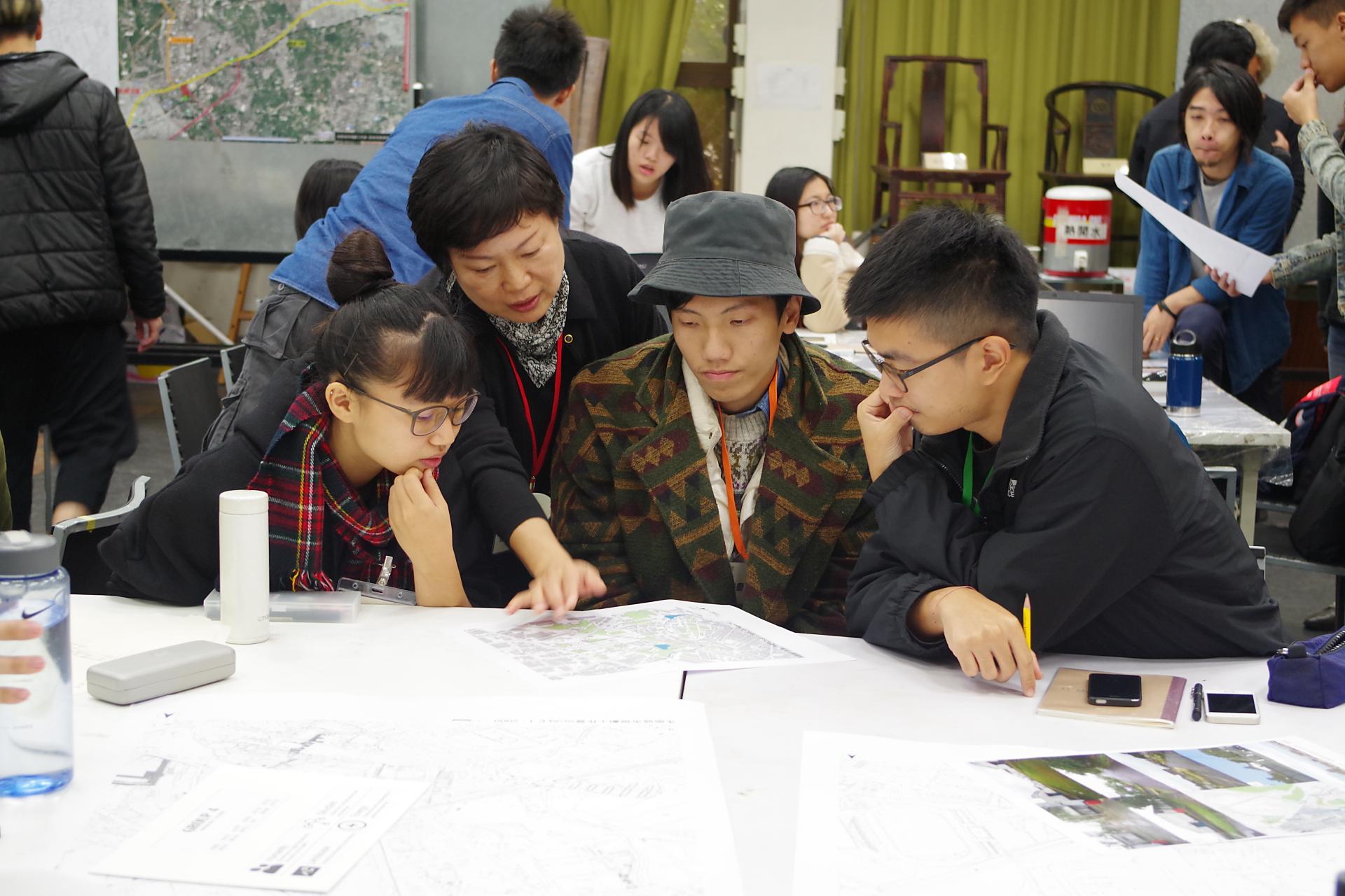 中華民國景觀學會推動之全國景觀論壇暨學生景觀設計競圖，參與學員在大師帶領下進行基地分析、議題討論與設計操作