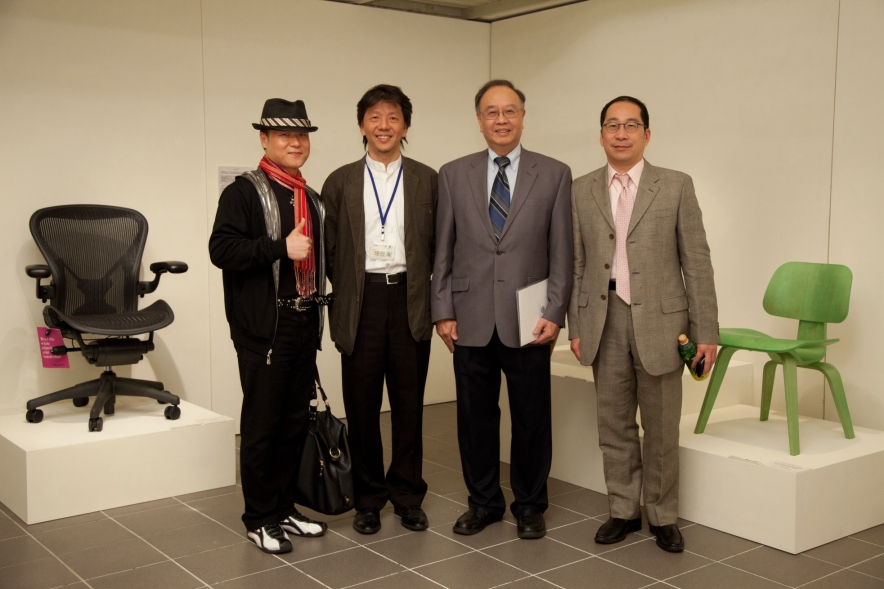 中原大學「椅‧賴家具特展」設計師合照