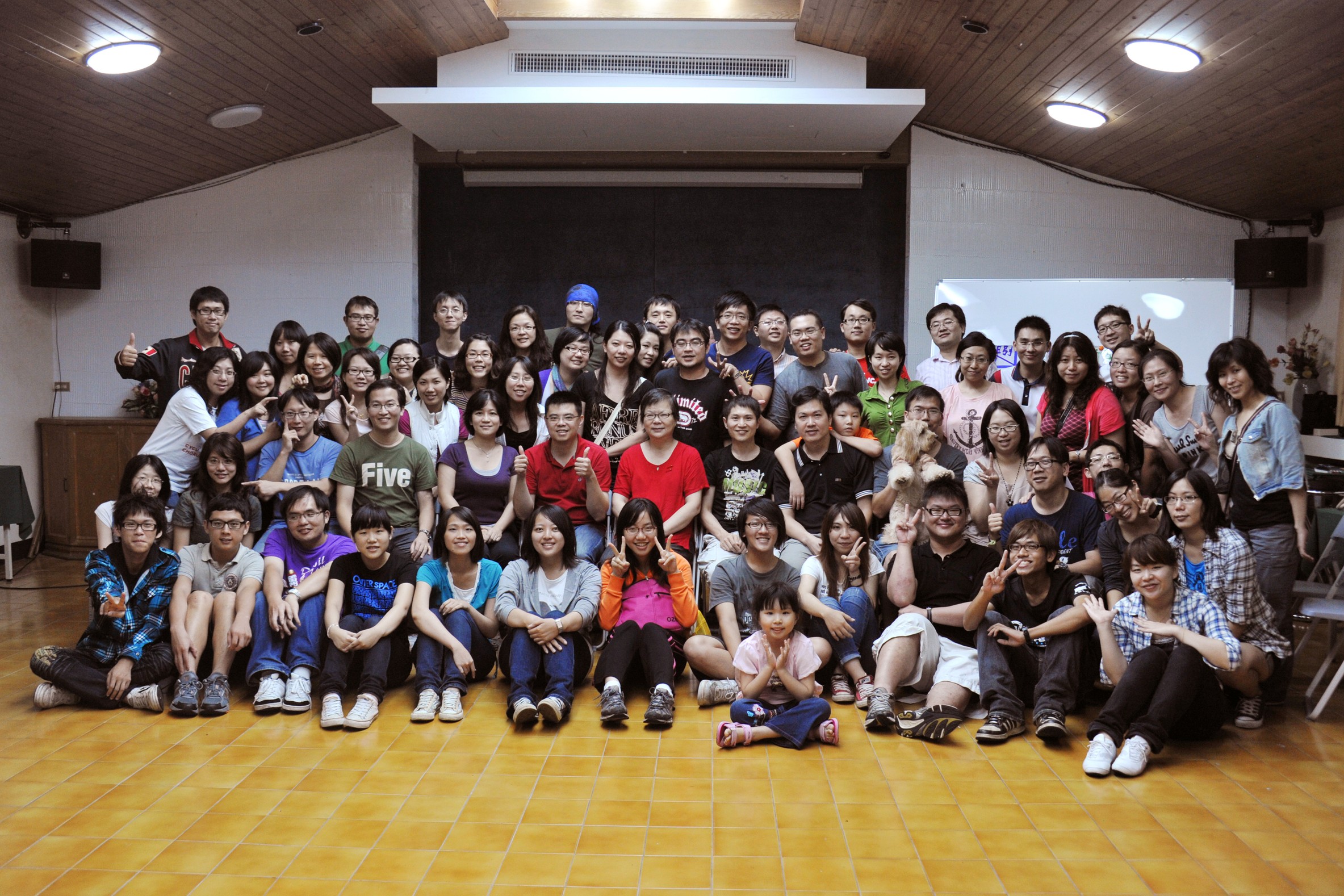 中原大學合唱團(豆田合唱團)成立於民國59年，目的在於建立校園內之音樂風氣，及合唱文化的推廣