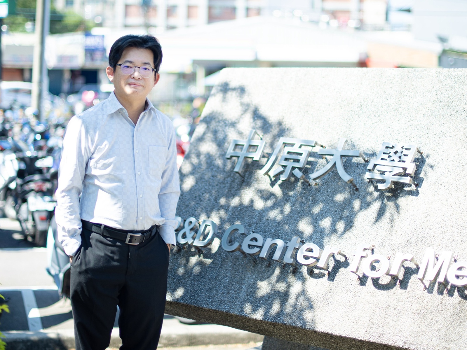 中原大學化工系張雍之專利突破傳統生醫材料限制，綠色製程可對接全球醫材與膜濾市場，獲銅牌肯定。