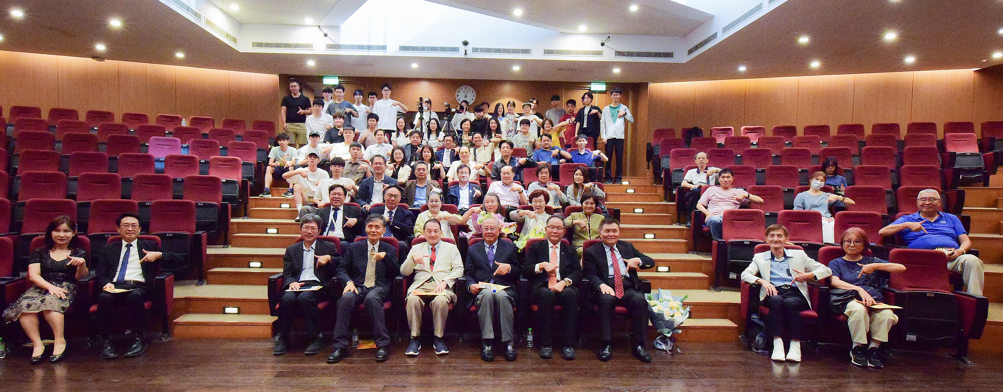 中原大學持續以科技融入教育，培育兼具數位素養與人文關懷的全人，打造知識共享與創新教學的重要基地