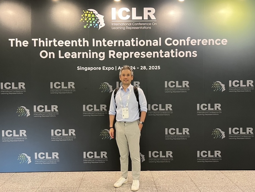 中原大學智慧運算與量子資訊學院助理教授張晏瑞於新加坡 ICLR 2025 發表量子計算研究成果，展現中原前瞻科研實力。