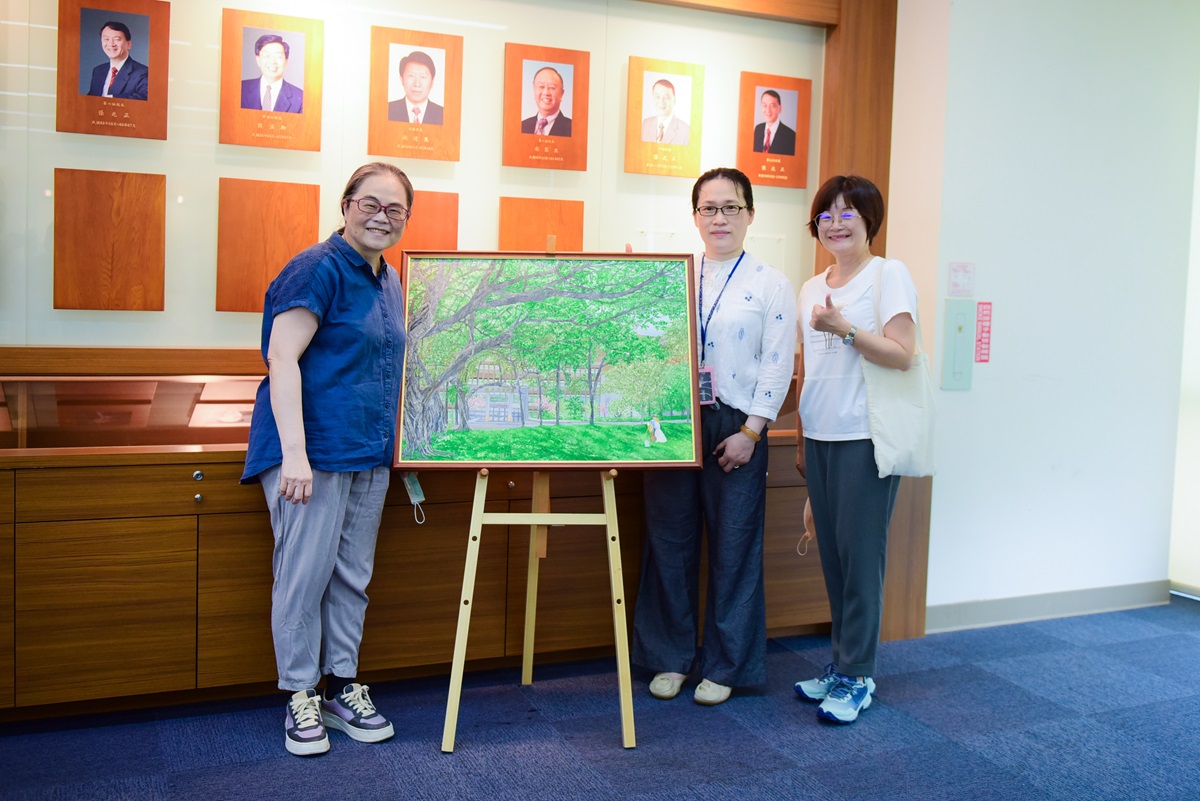 中原大學會計系丁嬋娟老師、黃美珠老師到場支持。