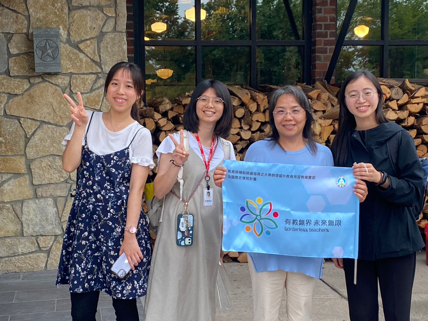 中原大學特殊教育雙語師資海外實習計畫大五實習生，左一葉家茵，左二謝心瑜右一謝子涵。右二為曾淑賢實習指導教授