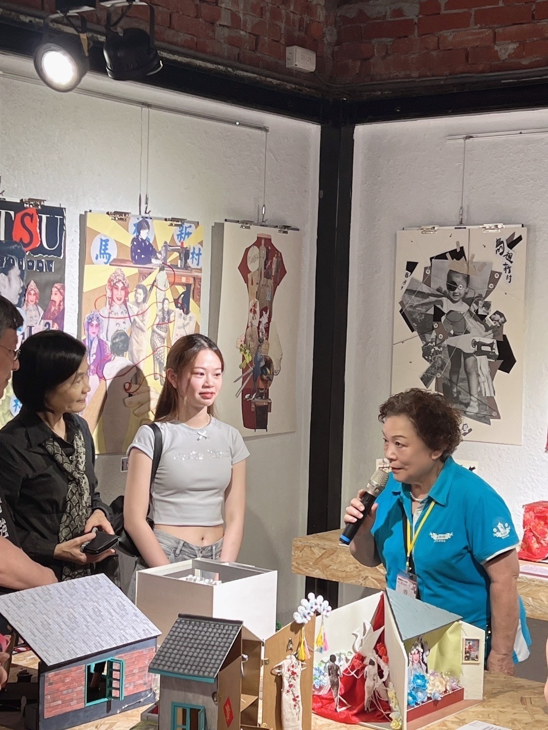 學生作品見證馬村女性的生活，深獲原住戶的共鳴。