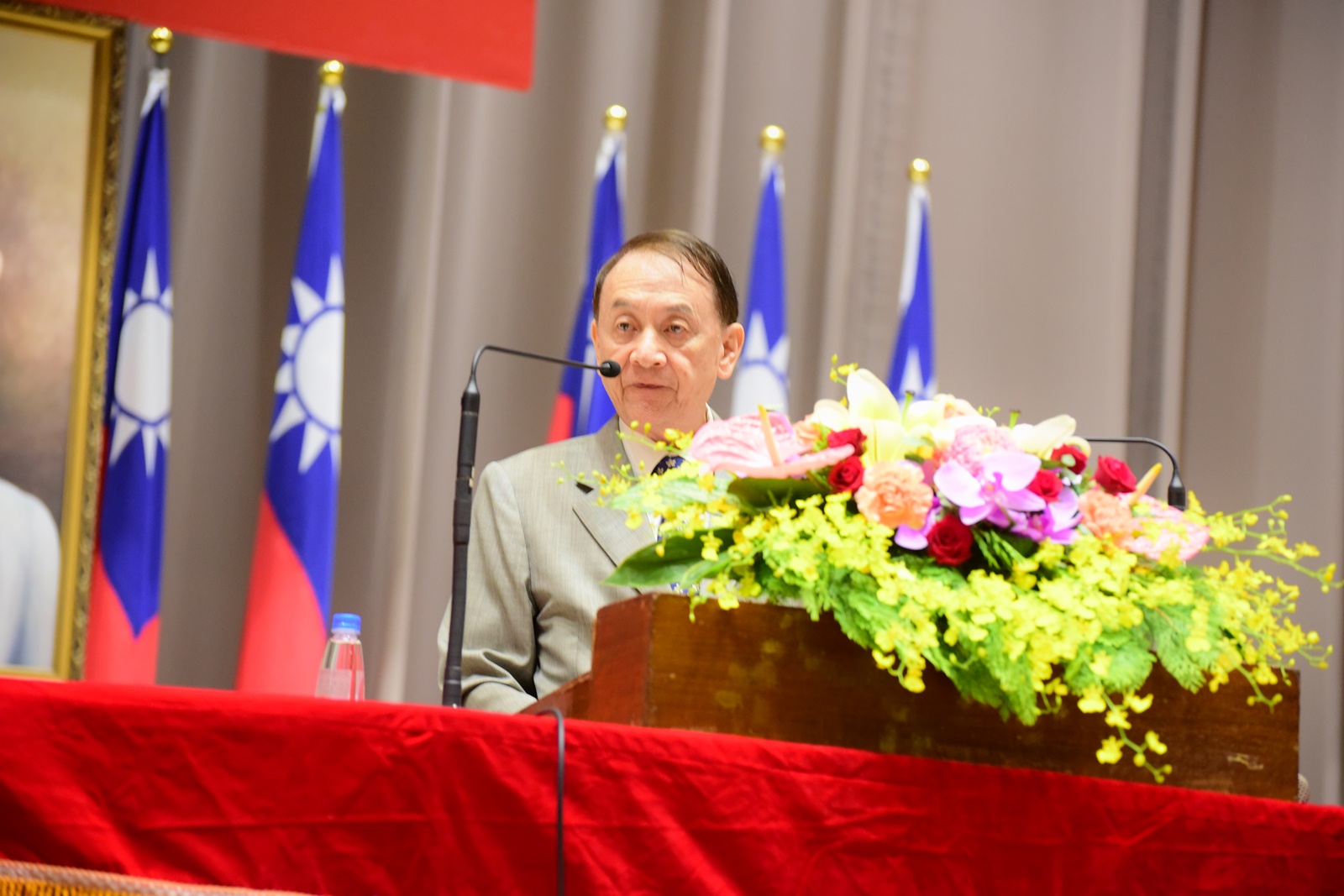 張光正董事長致詞期勉畢業生，充分發揮個人潛力就是成功！