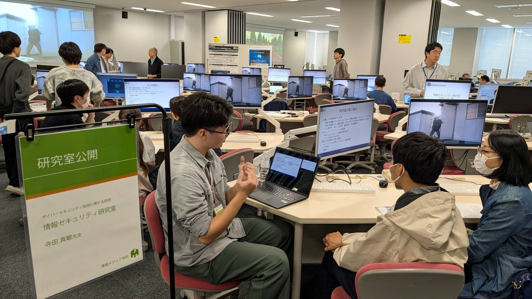 東京電機大學一年一度的「學園祭」開放實驗室吸引眾多民眾參觀，展現科技教育魅力。