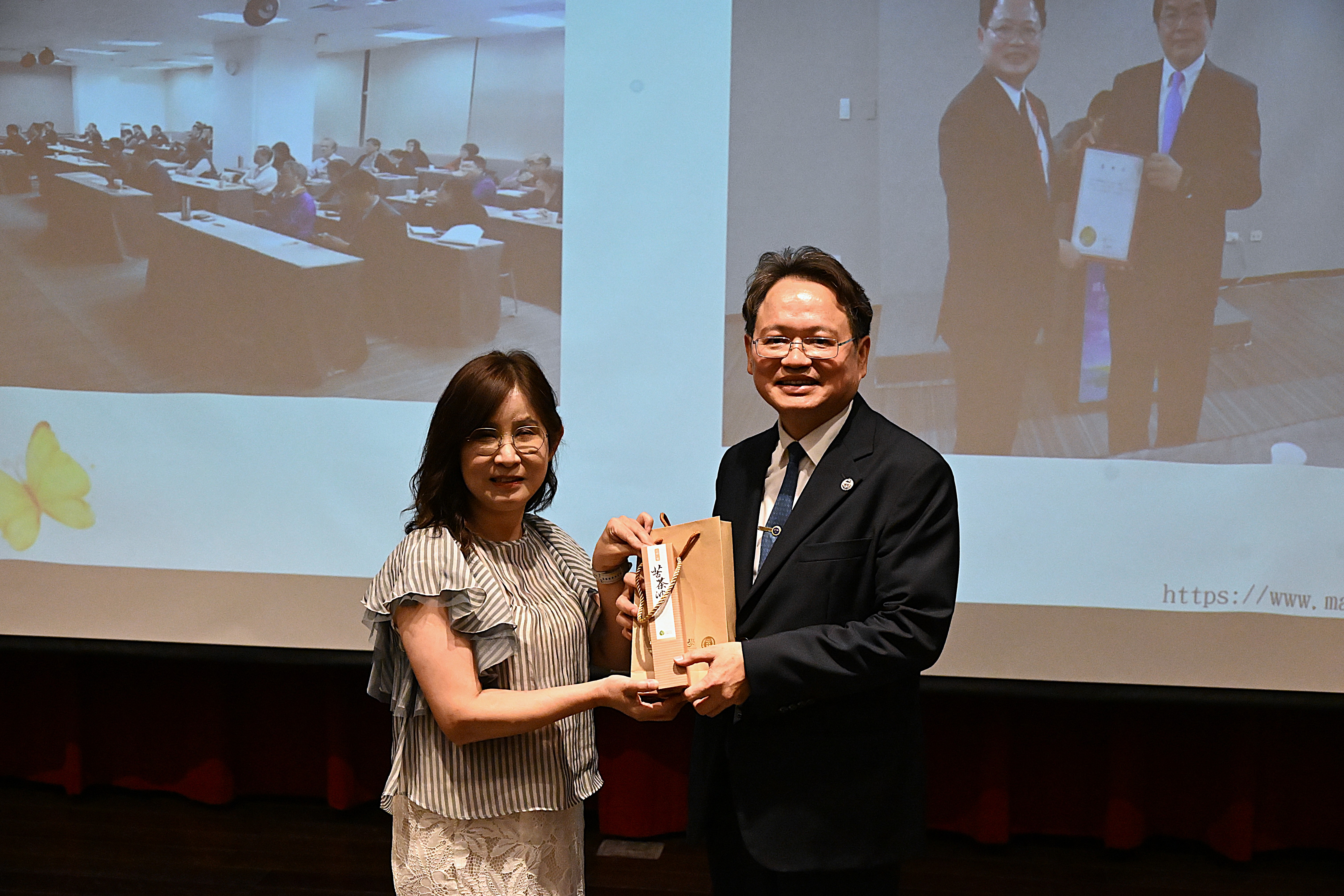 校友處處長與講員陳萬來校友