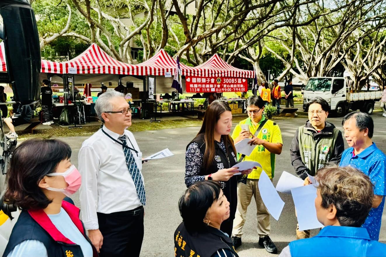 桃園市交通局與地方民代及中原大學總務處人員，日前會勘中原大學 高鐵桃園站公車路線。照片取自市議員張曉昀臉書