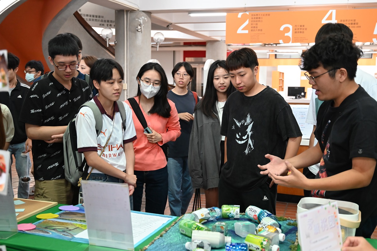 作品「永續石滬」，希望喚起大眾對環境保護的重視，並反思永續發展的重要性。