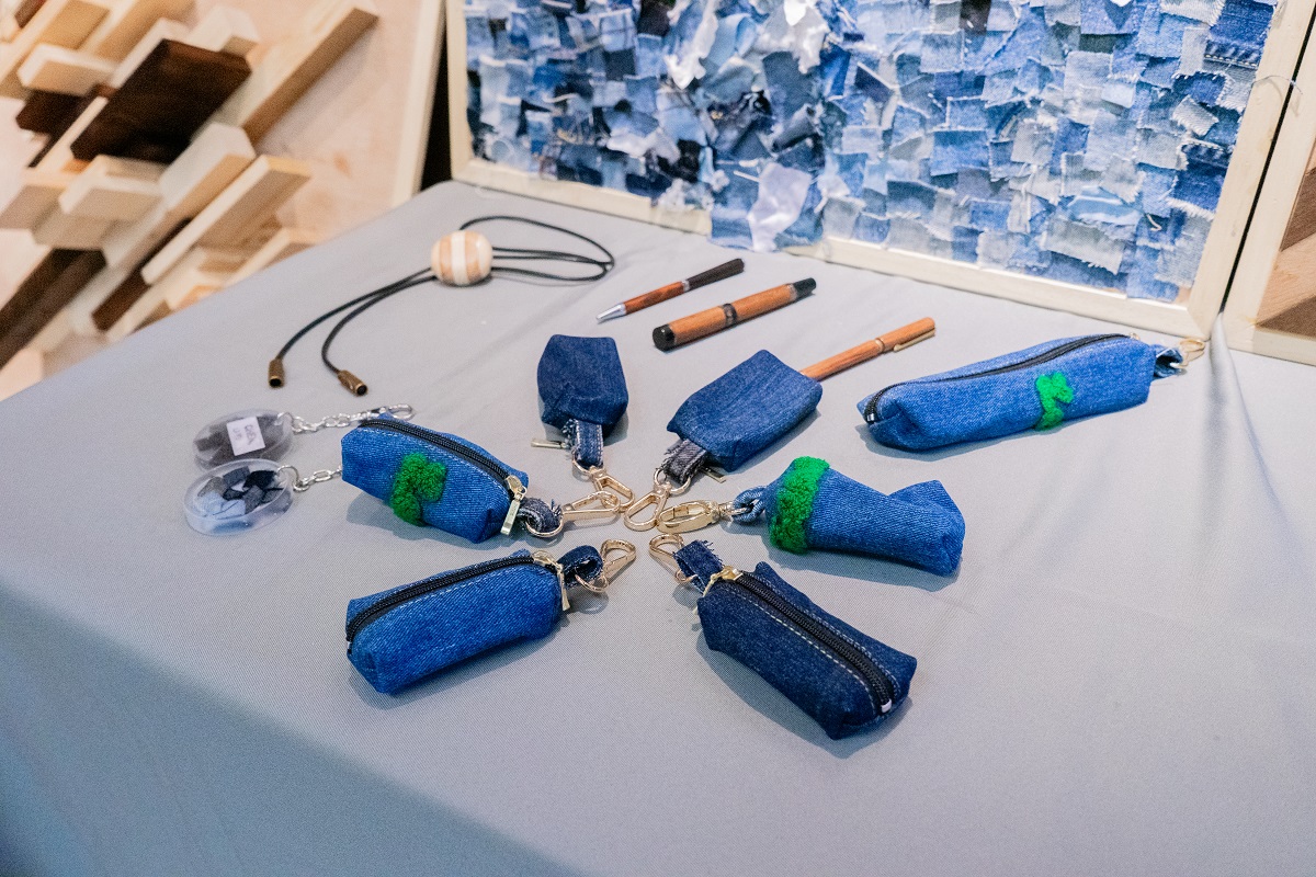 從AR科技到材料的再生創作，產出豐富多元、富有創意的成果，獲得在座師生的肯定。