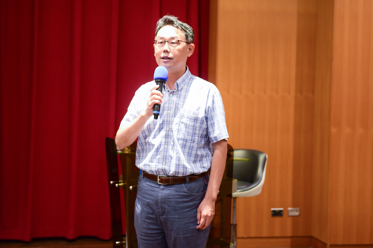 第一場智庫週講座，由中原大學電資學院院長張政元擔任主持人。