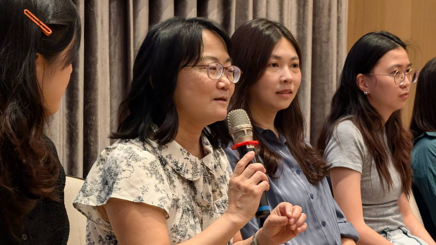 蘇美如教授分享從到職場到校園的心路歷程，引起共鳴。