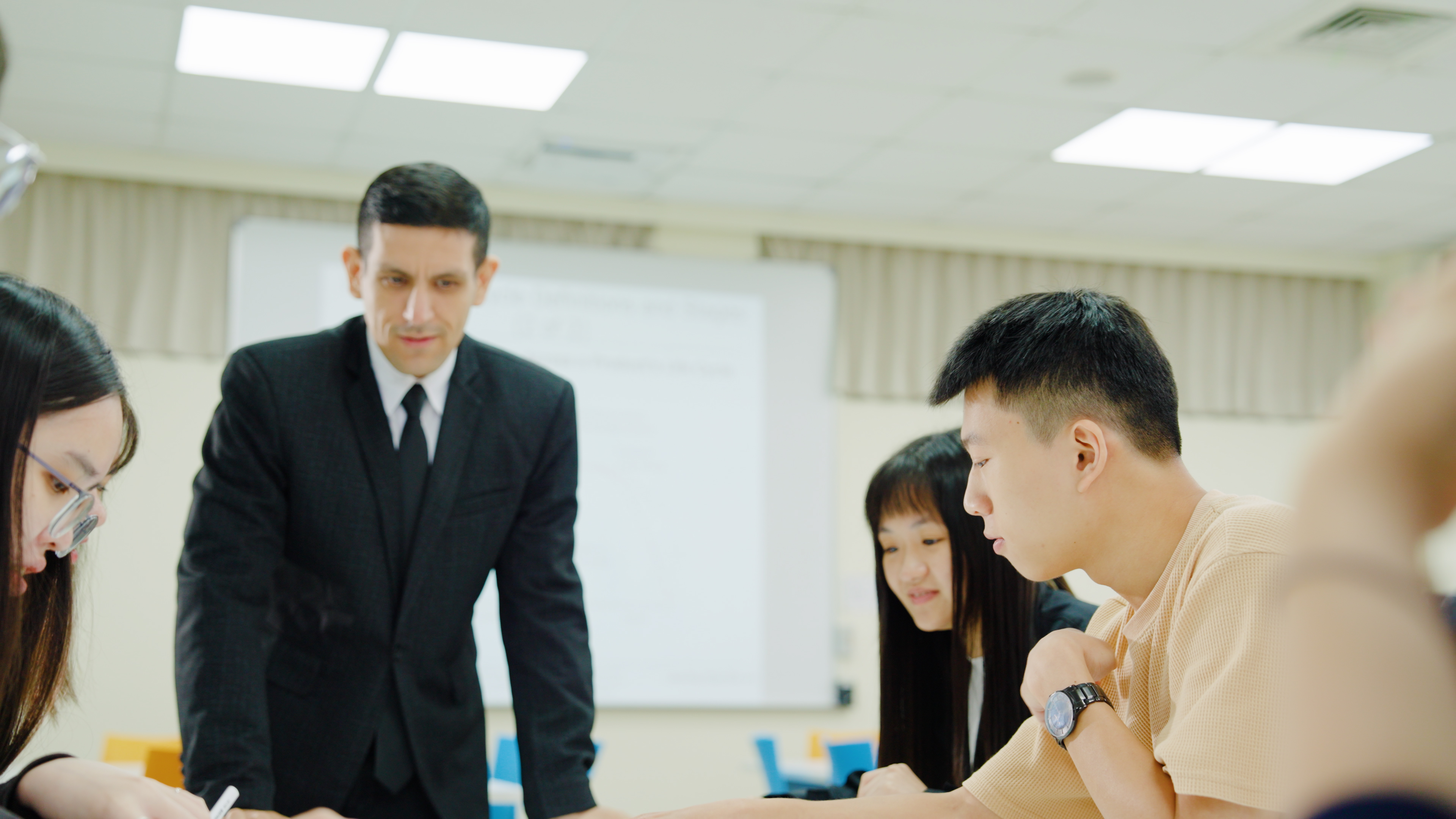 開設全英語授課（EMI）課程，深受中原學子喜愛。