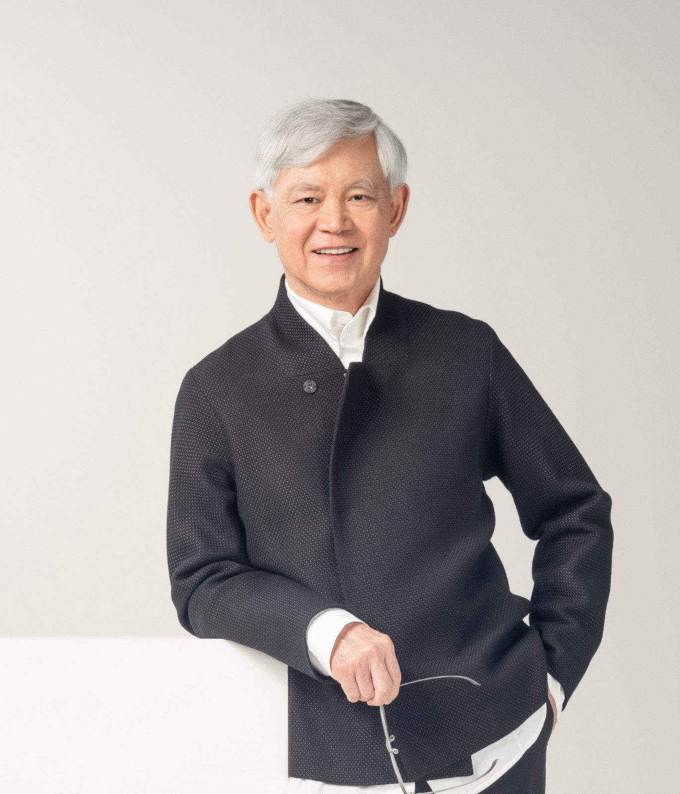 張光民學長在台灣設計領域貢獻三十餘年，一路見證設計在台灣產業綻放的歷史脈絡