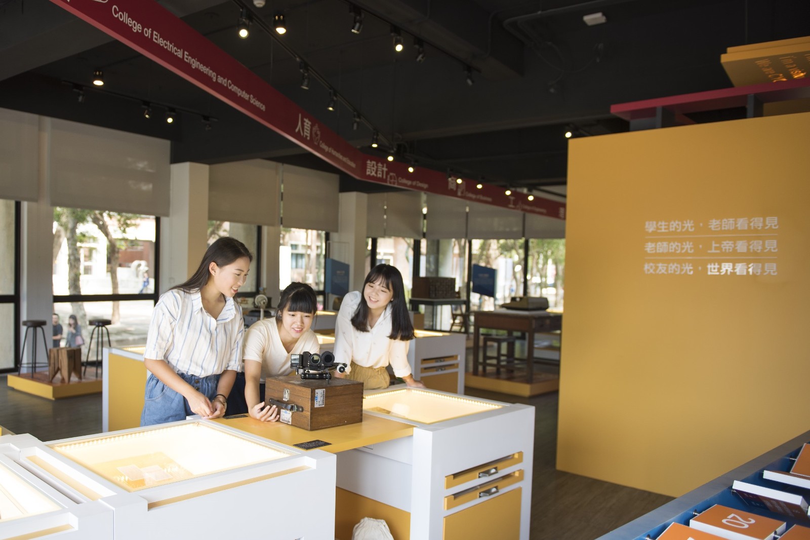 堅持以「教育理念」辦學的中原大學，111 學年度大學部新生註冊率再度榮獲 100%的佳績