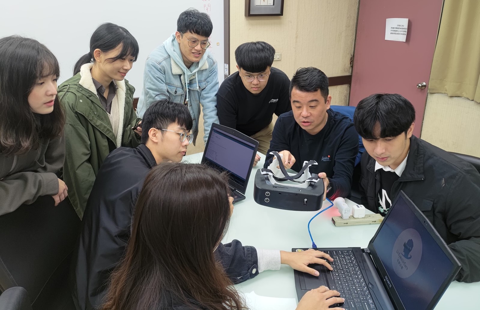 中原大學資管系、電機系學生共囊括4金、2銀、2銅等共11個獎項，表現亮眼！