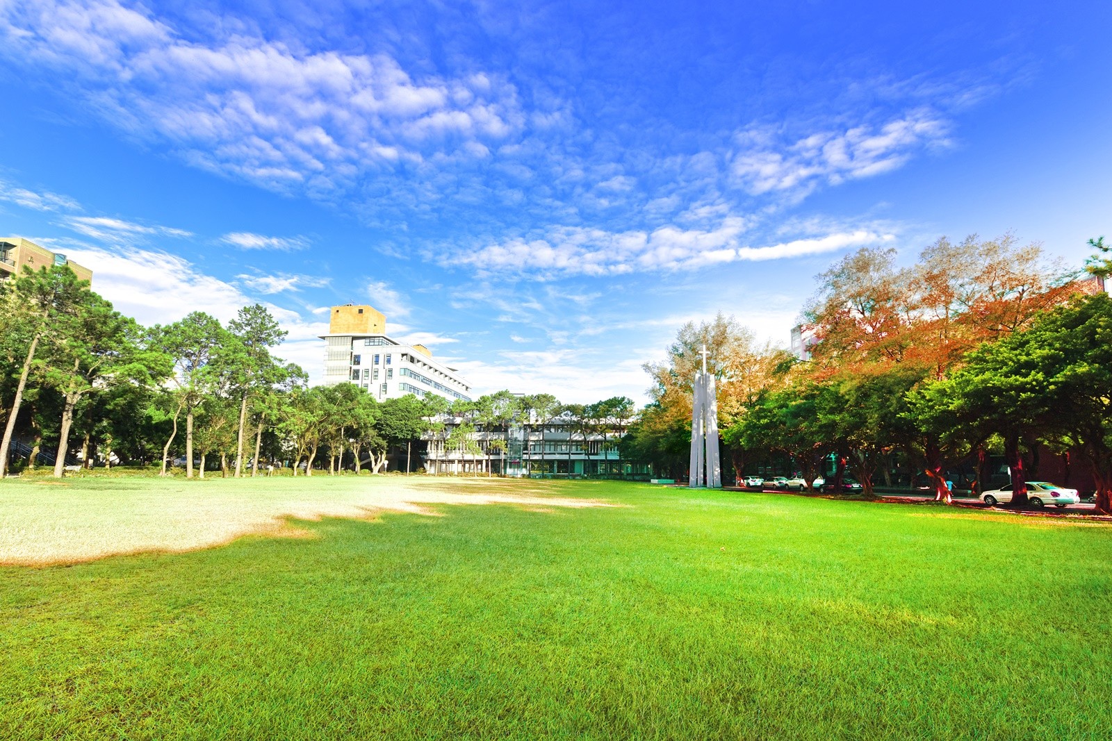 中原大學以「友善校園」著稱，為感謝教職員工付出，宣布與軍公教同步調薪！