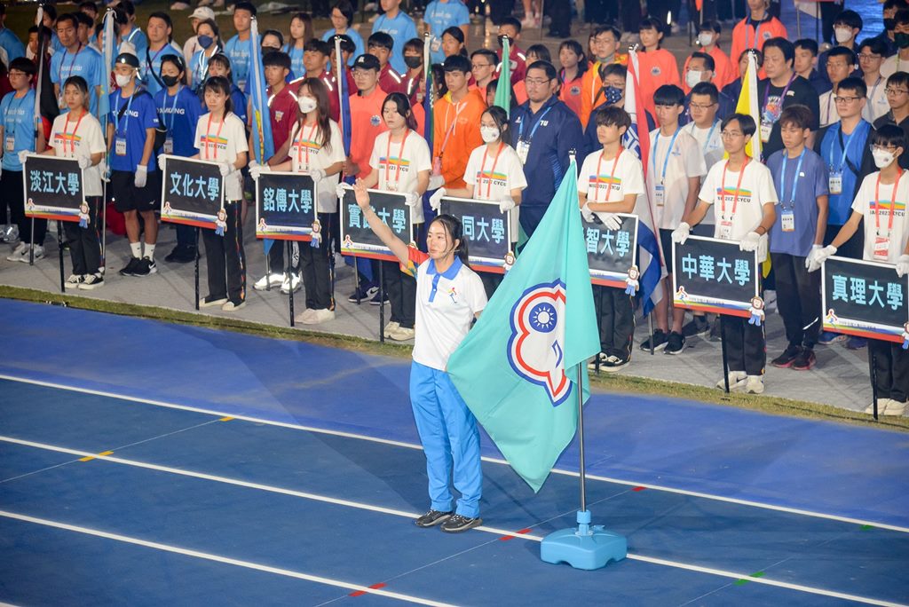 選手代表彭家楙宣誓。