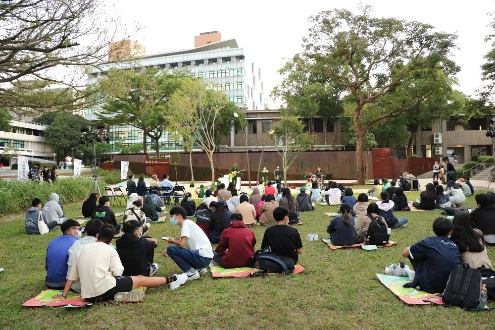 本次榮獲績優學校之四所大學中，中原大學是北區唯一獲獎的學校，實至名歸！