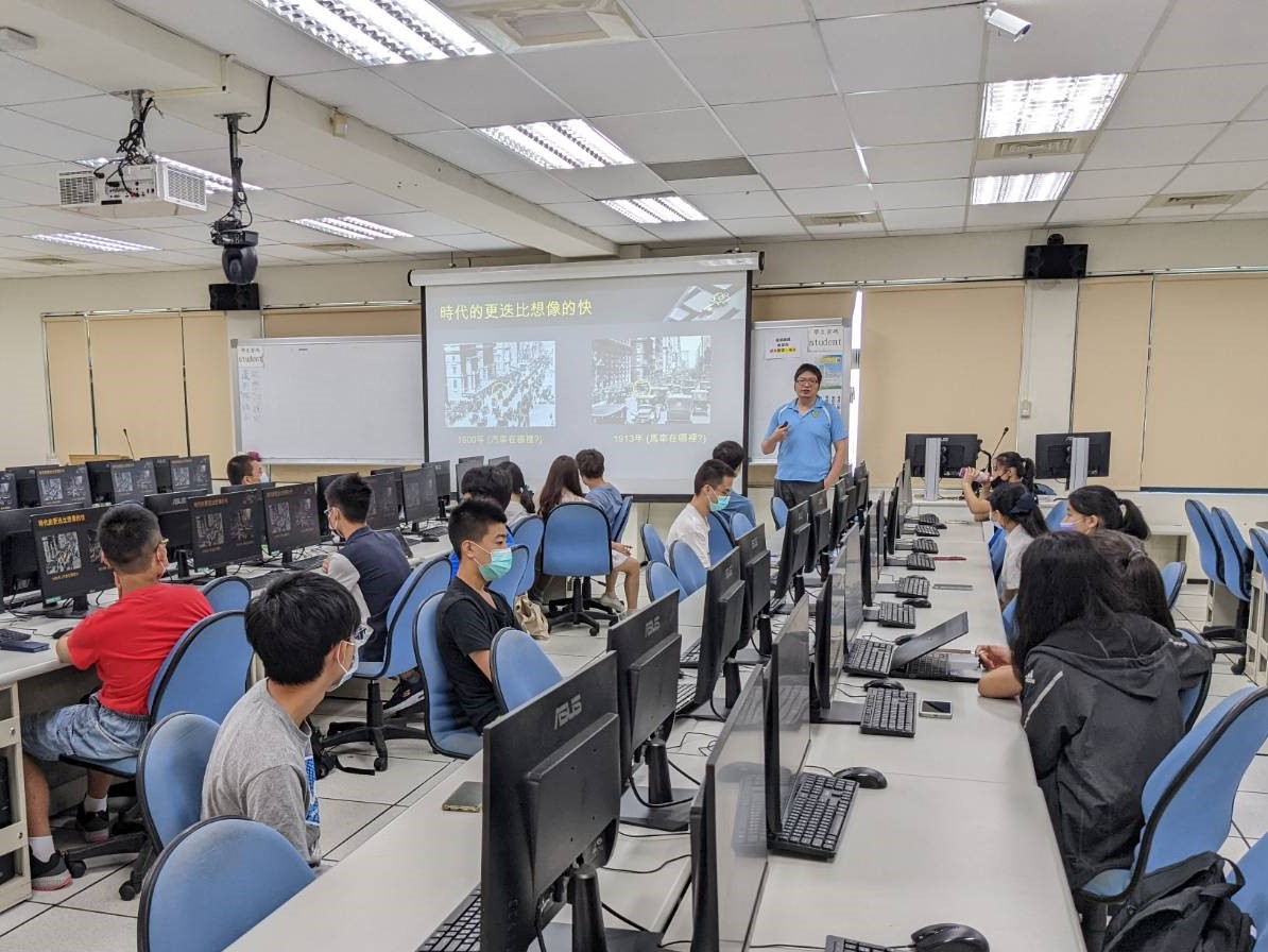 中原大學成立全台第一個以量子計算為主軸的「智慧運算與大數據學士班暨碩士學位學程」及「智慧運算與量子資訊學院」