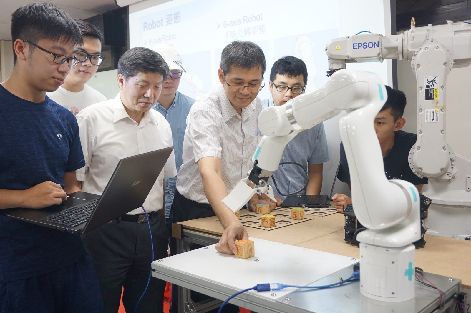 中原大學已經連續2年大學部新生註冊率100%，連續4年穩居全國第一名！