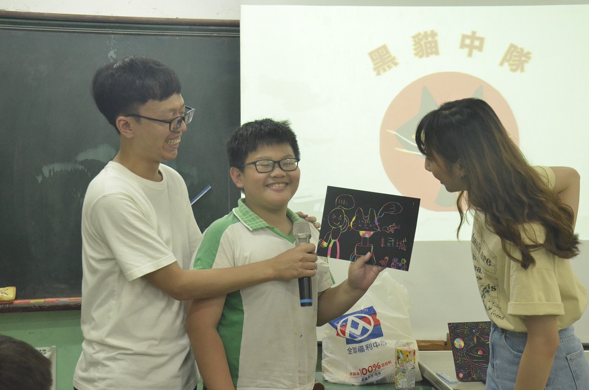 今年學生以生態場域闖關活動、親子互動式繪本、二手永續市集及建置合作社網站來落實服務學習與大學社會責任
